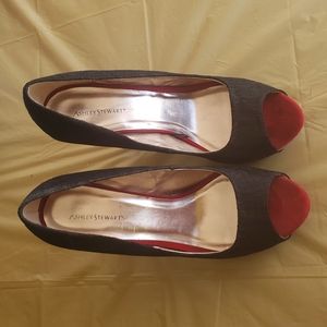 Ashley Stewart, 11M, red/black